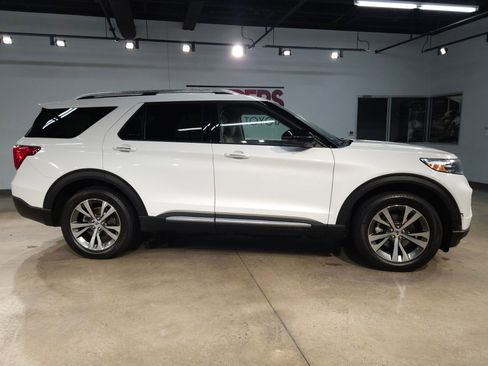 Used 2020 Ford Explorer Platinum image 8