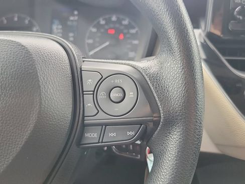 Used 2025 Toyota Corolla LE FWD image 21