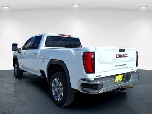 Used 2025 GMC Sierra 3500 SLT image 4