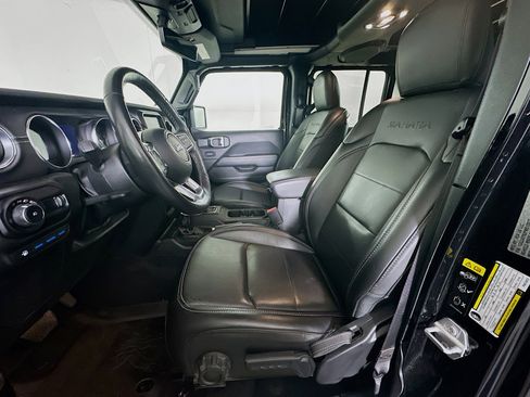 Used 2023 Jeep Wrangler Sahara w/ Cold Weather Group image 13