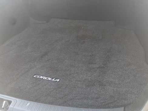 Used 2020 Toyota Corolla LE FWD image 12