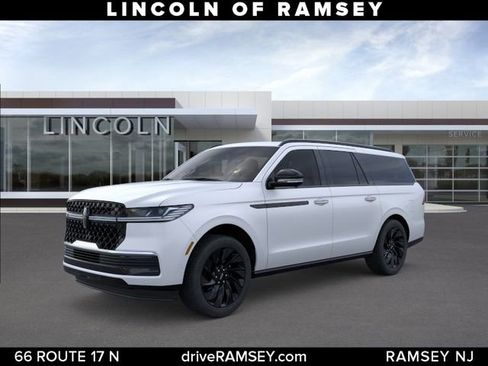 New 2026 Lincoln Navigator L Reserve w/ Jet Appearance Package AWD/4WD image 1