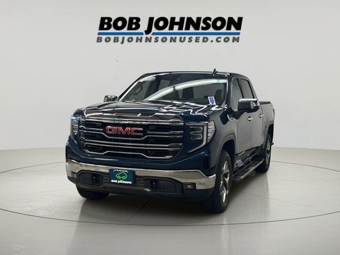 Certified 2022 GMC Sierra 1500 SLT w/ SLT Convenience Package image 5