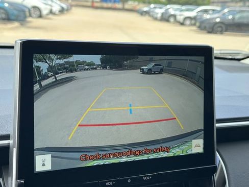 Used 2026 Toyota Corolla Cross XLE FWD image 19