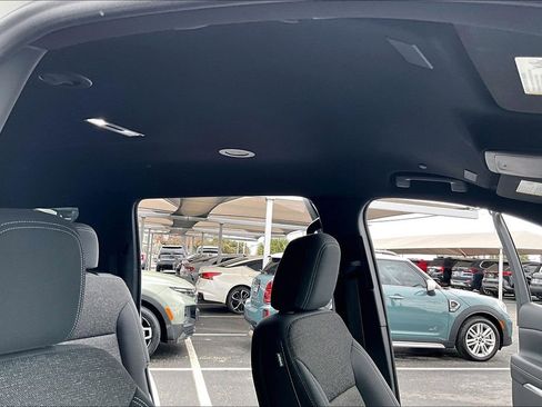 Used 2024 Chevrolet Traverse LT image 20