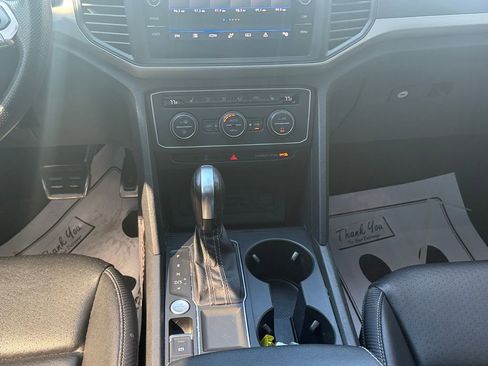 Used 2021 Volkswagen Atlas Cross Sport SE w/ Panoramic Sunroof Package image 11