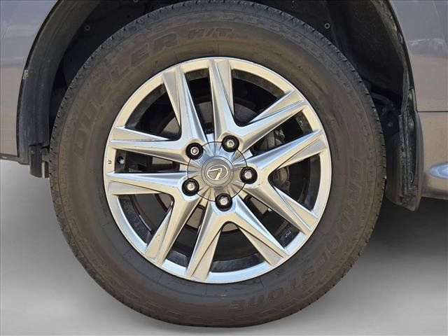 Used 2014 Lexus LX 570 4WD image 21