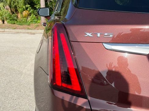 Used 2022 Cadillac XT5 Premium Luxury w/ Technology Package AWD/4WD image 10