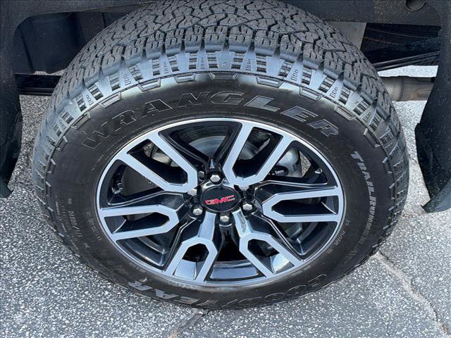 Certified 2025 GMC Sierra 1500 AT4 w/ AT4 Premium Package AWD/4WD image 39