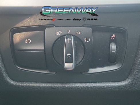 Used 2016 BMW 320i Sedan image 22