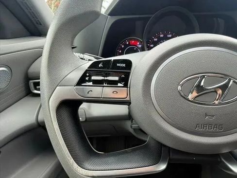 Used 2023 Hyundai Elantra SEL FWD image 21