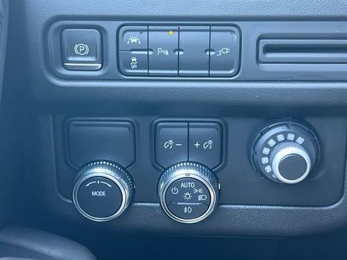 Used 2021 GMC Yukon SLT w/ Rear Media and Nav Package image 36