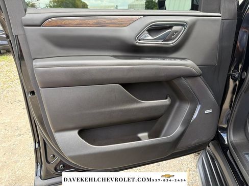 Used 2024 Chevrolet Tahoe Premier w/ Premium Package 2 AWD/4WD image 9