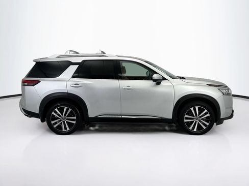Used 2023 Nissan Pathfinder Platinum w/ Cargo Package AWD/4WD image 4