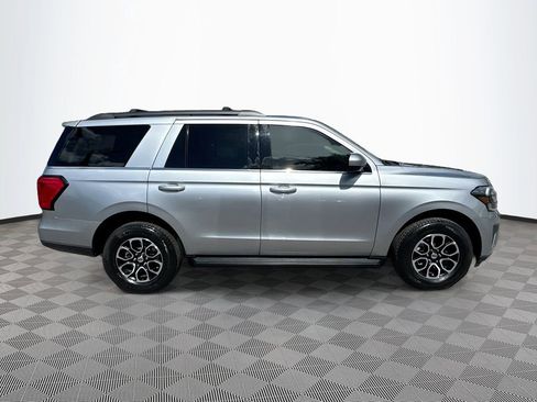 Used 2023 Ford Expedition XLT RWD image 5