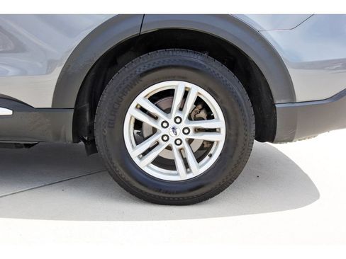 Used 2023 Ford Explorer XLT RWD image 37