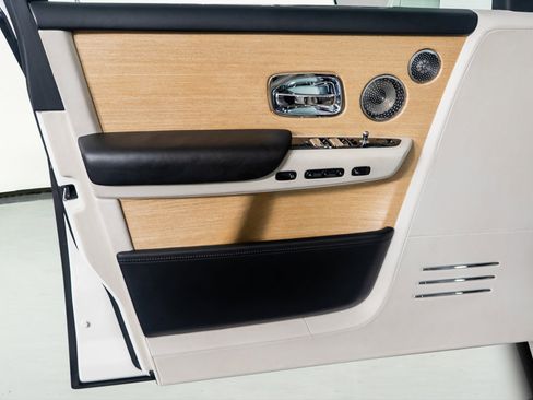 Used 2019 Rolls-Royce Phantom Sedan image 49