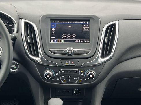 Used 2024 Chevrolet Equinox LT image 18