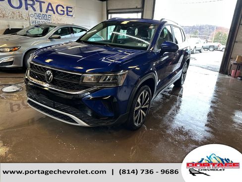 Used 2024 Volkswagen Taos SE image 1