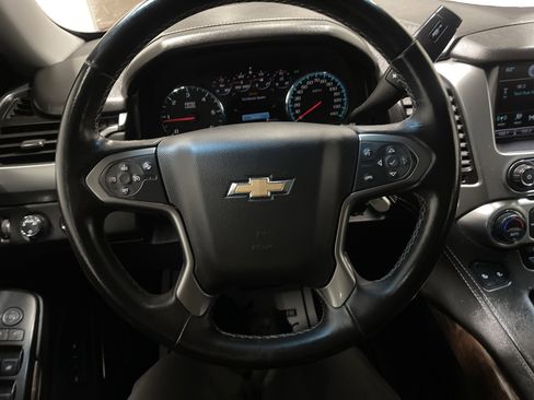 Used 2017 Chevrolet Suburban LT image 30