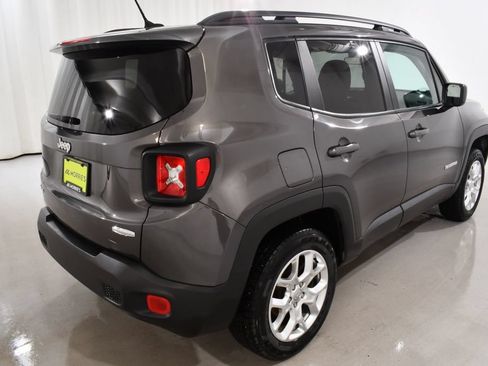 Used 2017 Jeep Renegade Latitude AWD/4WD image 11