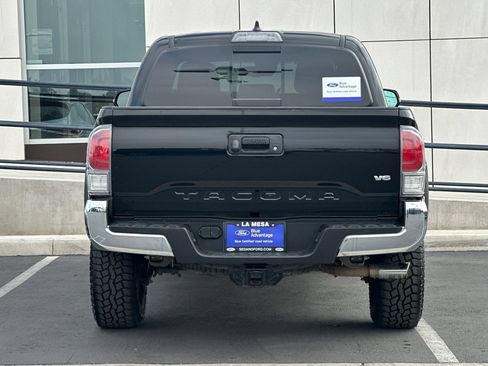 Used 2023 Toyota Tacoma TRD Off-Road AWD/4WD image 4