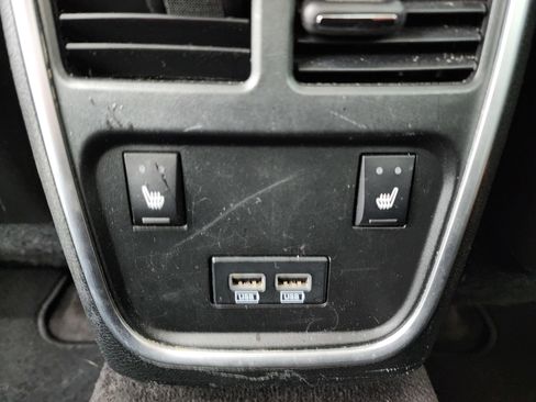 Used 2019 Chrysler 300 Limited image 34