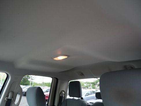 Used 2018 RAM 1500 Express AWD/4WD image 12