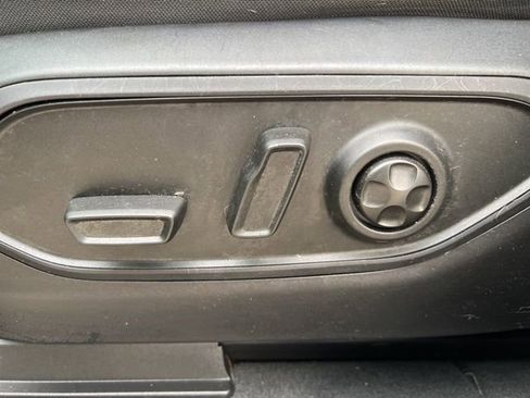 Certified 2024 Jeep Grand Cherokee Altitude image 19