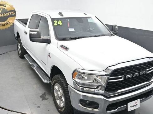 Used 2024 RAM 2500 Big Horn AWD/4WD image 30