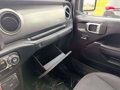 Used 2023 Jeep Gladiator Sport AWD/4WD image 26