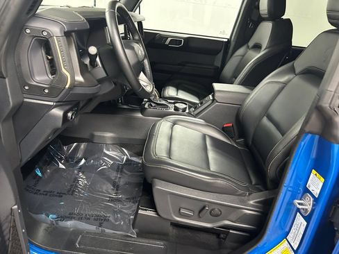 Used 2025 Ford Bronco Badlands AWD/4WD image 12