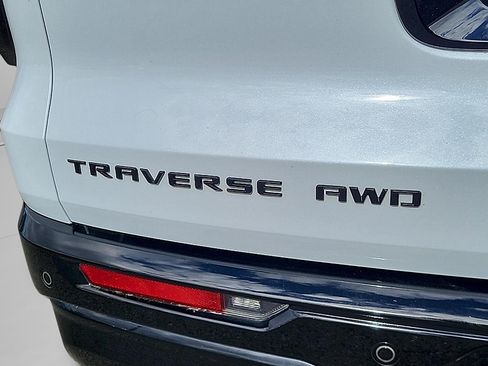 Used 2026 Chevrolet Traverse RS AWD/4WD image 33