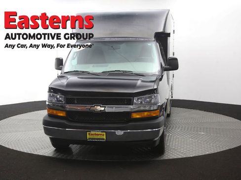 Used 2017 Chevrolet Express 3500 RWD image 50