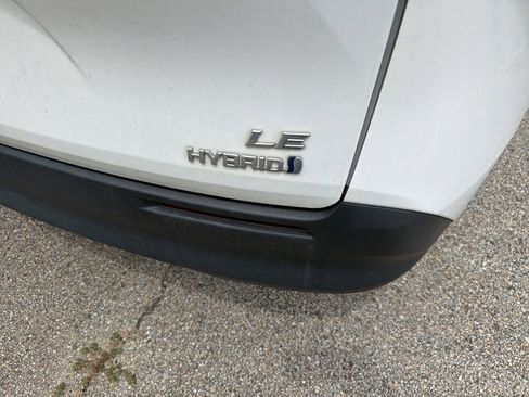 Used 2023 Toyota Sienna LE FWD image 6