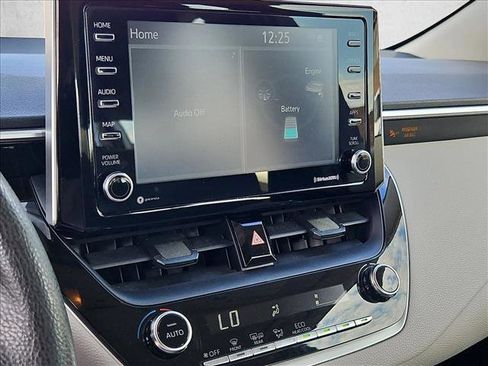 Used 2021 Toyota Corolla LE image 14