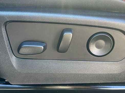 Used 2023 GMC Canyon AT4X image 11