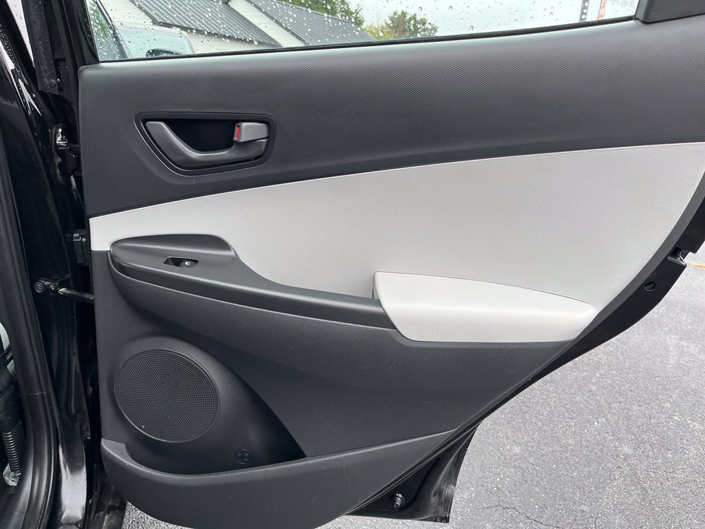 Used 2023 Hyundai Kona SE w/ Cargo Package FWD image 30