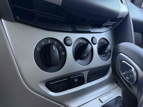 Used 2014 Ford Focus SE FWD image 29