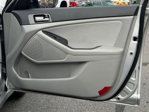 Used 2013 Kia Optima LX w/ Convenience Plus Pkg image 9