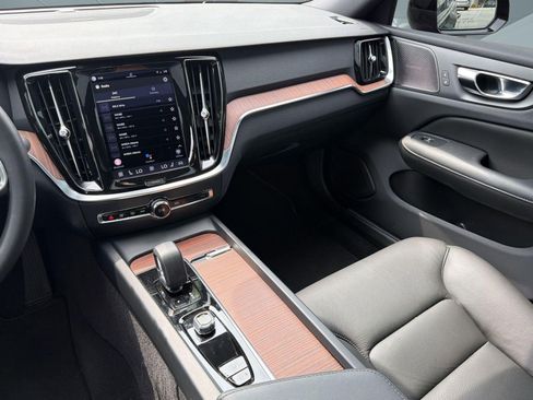 Certified 2023 Volvo S60 B5 Plus AWD/4WD image 27
