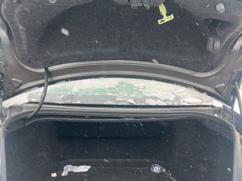 Used 2015 Ford Taurus SEL image 6