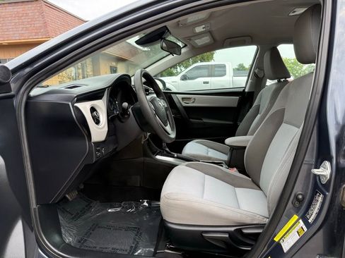 Used 2017 Toyota Corolla LE image 11