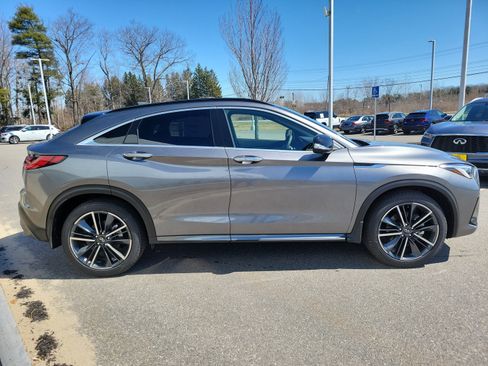 New 2025 INFINITI QX55 Essential image 8