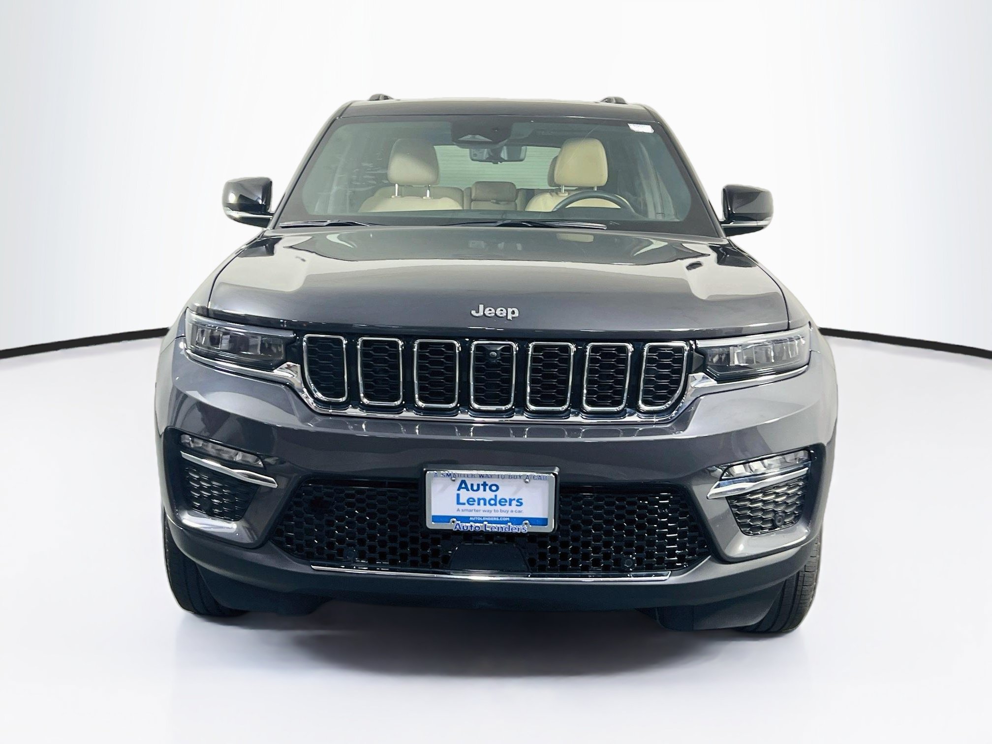 Used 2023 Jeep Grand Cherokee Limited w/ Luxury Tech Group II AWD/4WD image 2