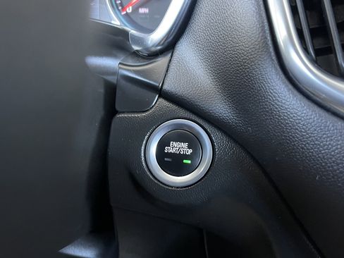 Used 2022 Chevrolet Equinox LT FWD image 20