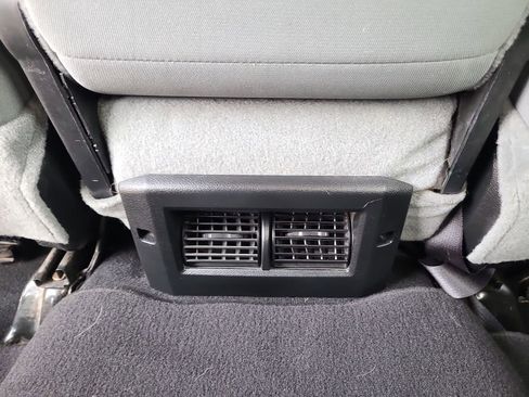 Used 2018 RAM 1500 Classic SLT image 30