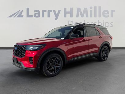 New 2025 Ford Explorer ST-Line w/ Premium Package