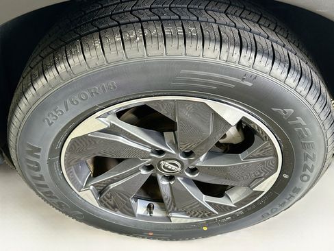 Used 2025 Nissan Rogue SV FWD image 11