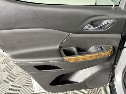 Used 2018 GMC Acadia SLE FWD image 25